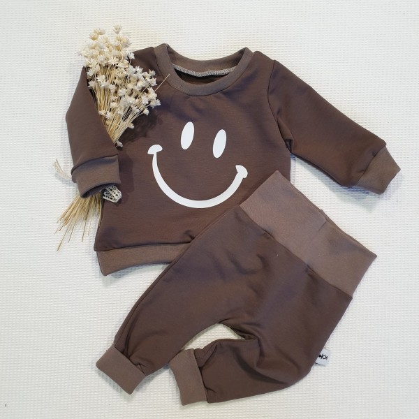 Taupe - Smiley (Weiss) - Sweater und Jogger