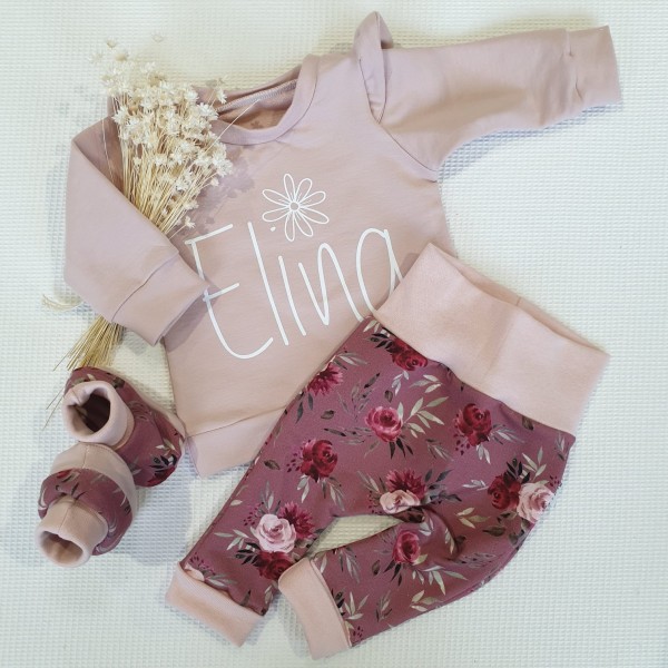 Rose - Name & Motiv (W) - Sweater mit Rüschen & Purpur Rosenwiese (Rose) Jogger & Booties