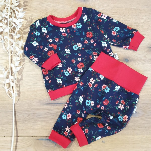 Navy Rot Blumen (Rot) - Sweater und Jogger